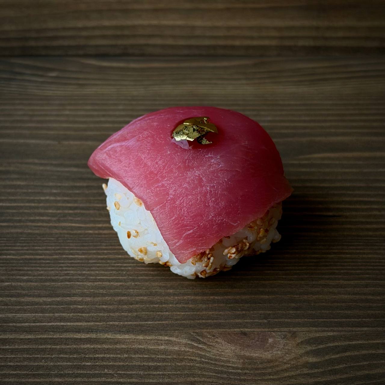 Фото Суши-болл с тунцом