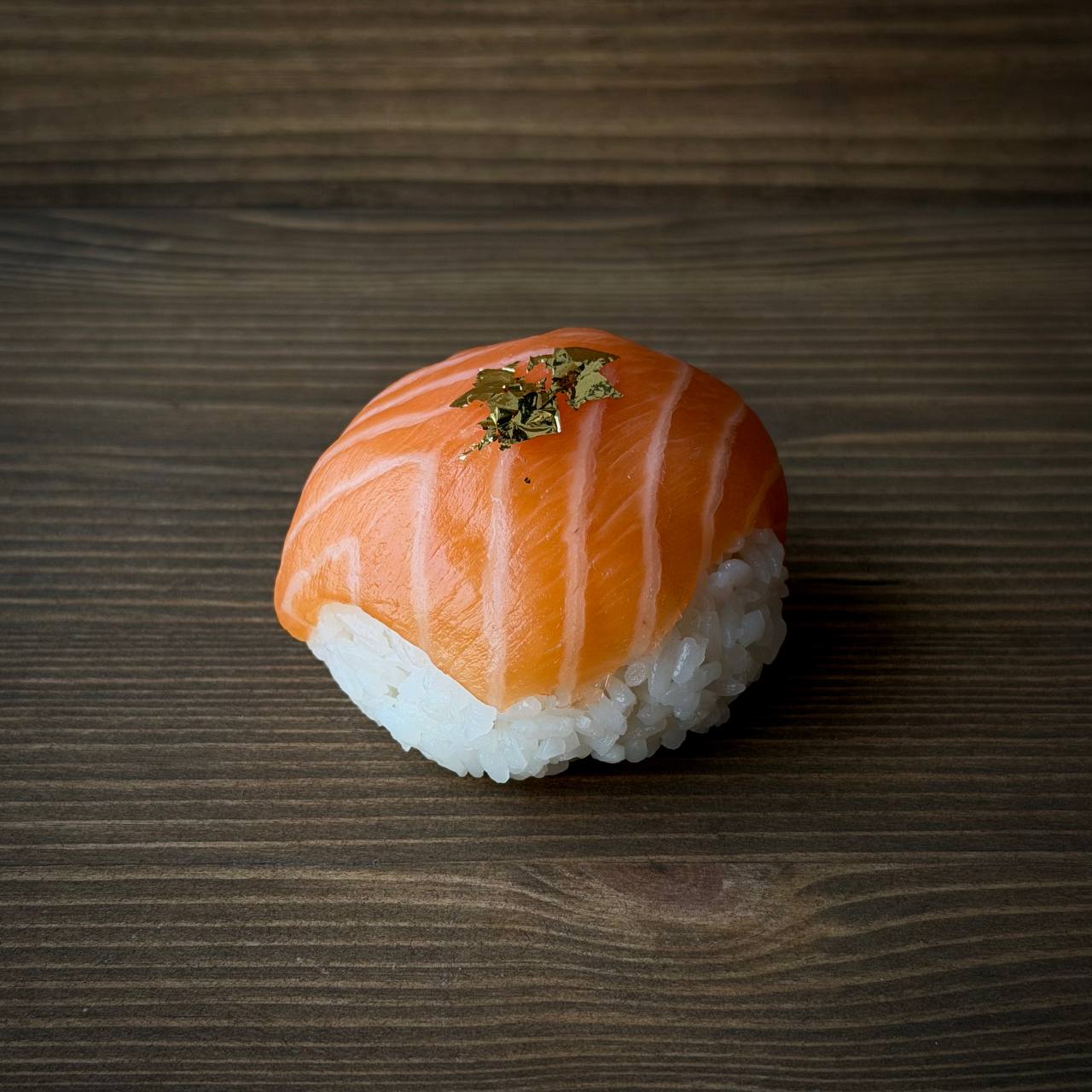 Фото Суши-болл с лососем
