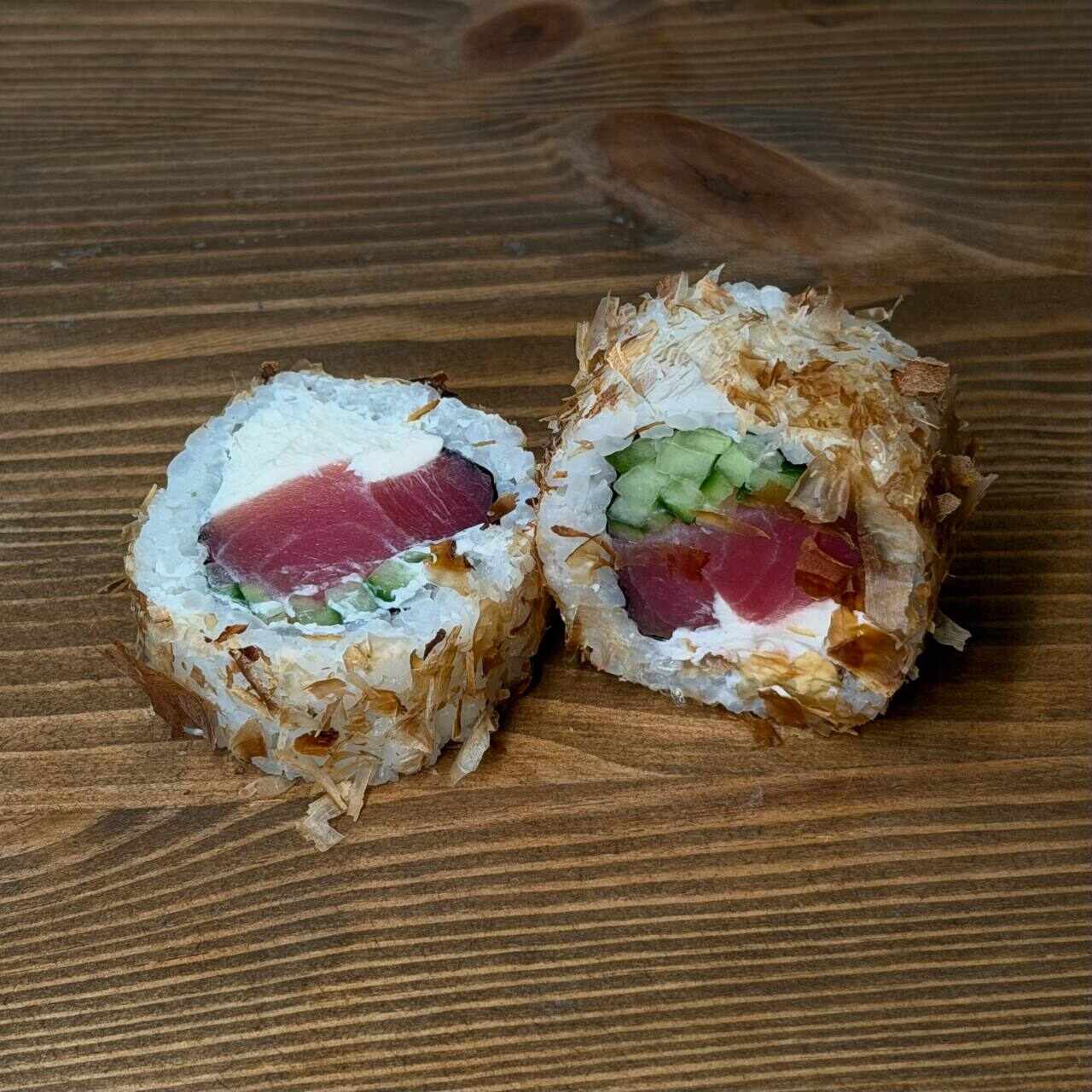 Фото Ролл с тунцом Бонито