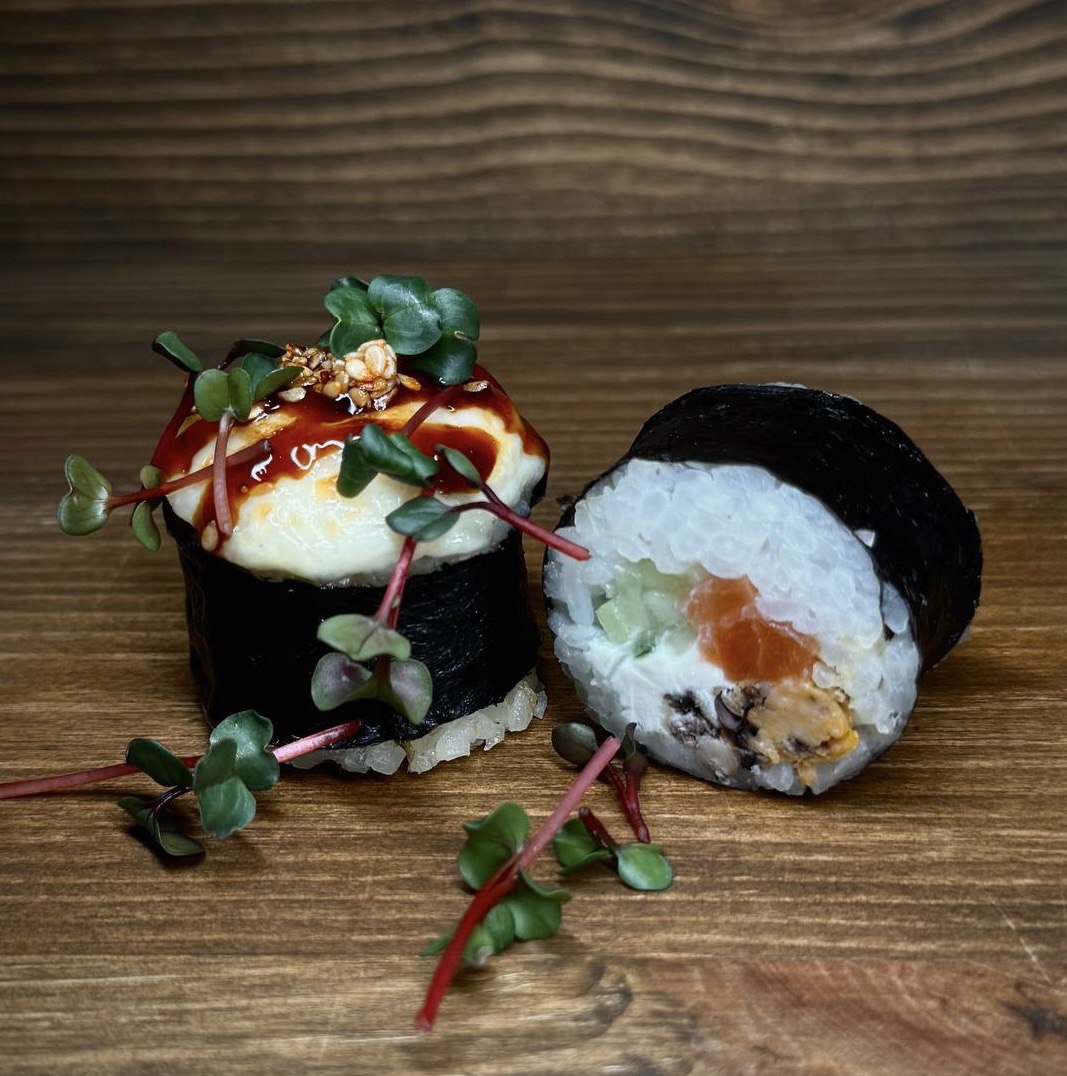 Фото Запеченный ролл с мидиями