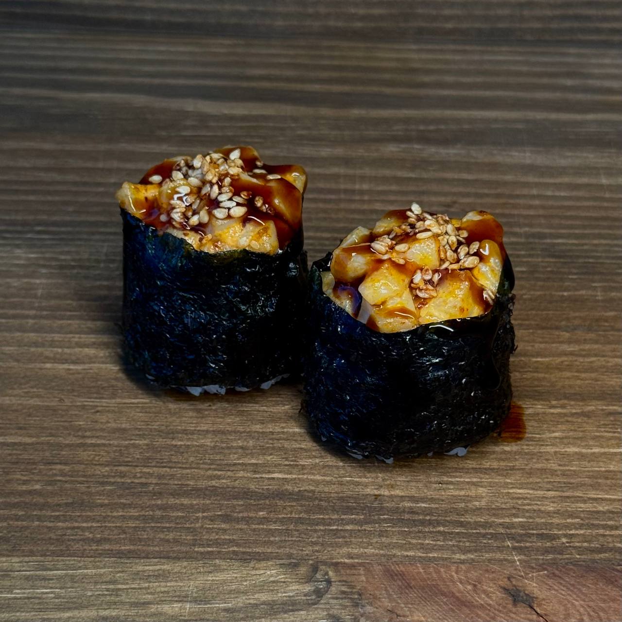 Фото Гункан с гребешком запеченный